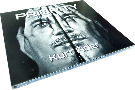 Kurt Ader PRIORITY CD-Cover Vorderseite liegend